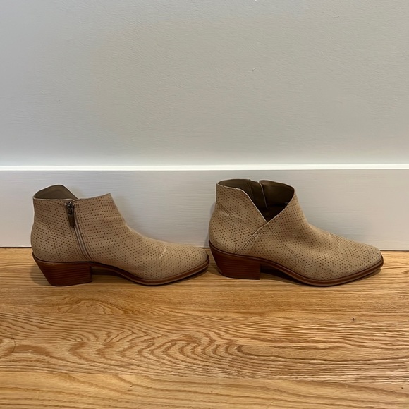 Vince Camuto Perforated Suede Booties Size 8 - Picture 1 of 2